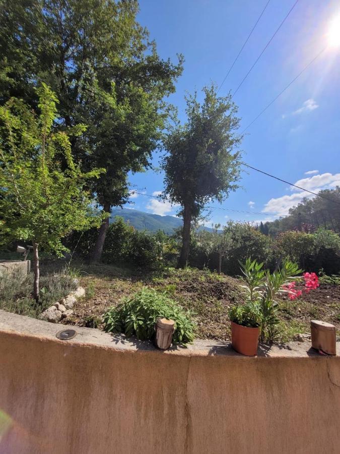 Studio Calme Et Agreable Avec Acces Jardin Partage Le Bar-sur-Loup Luaran gambar