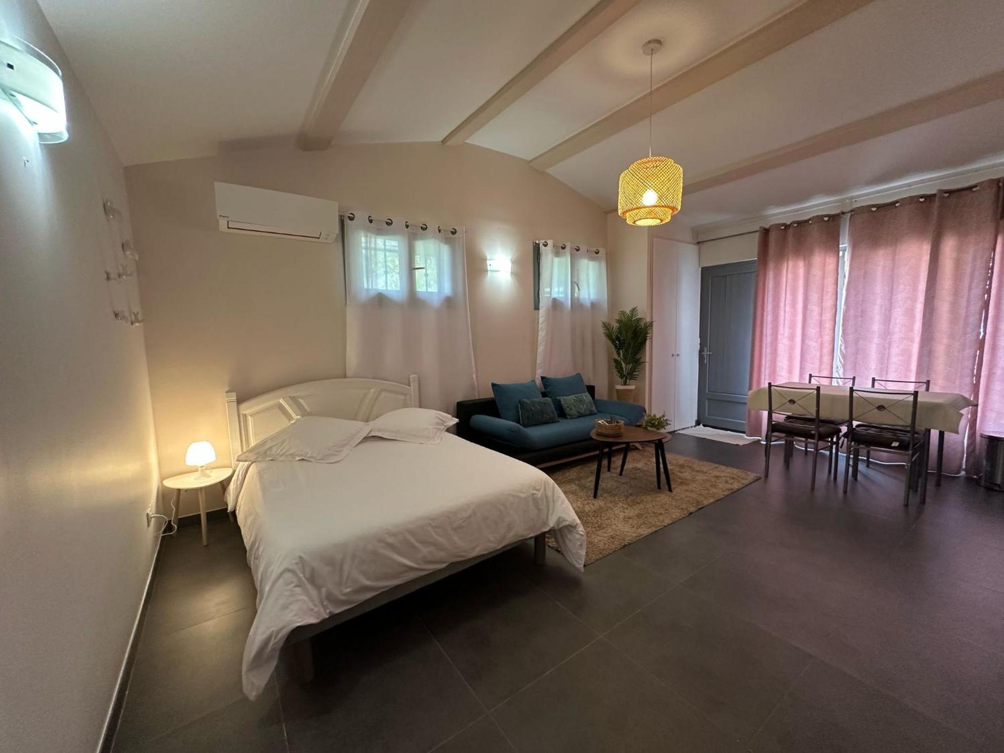 Studio Calme Et Agreable Avec Acces Jardin Partage Le Bar-sur-Loup Luaran gambar