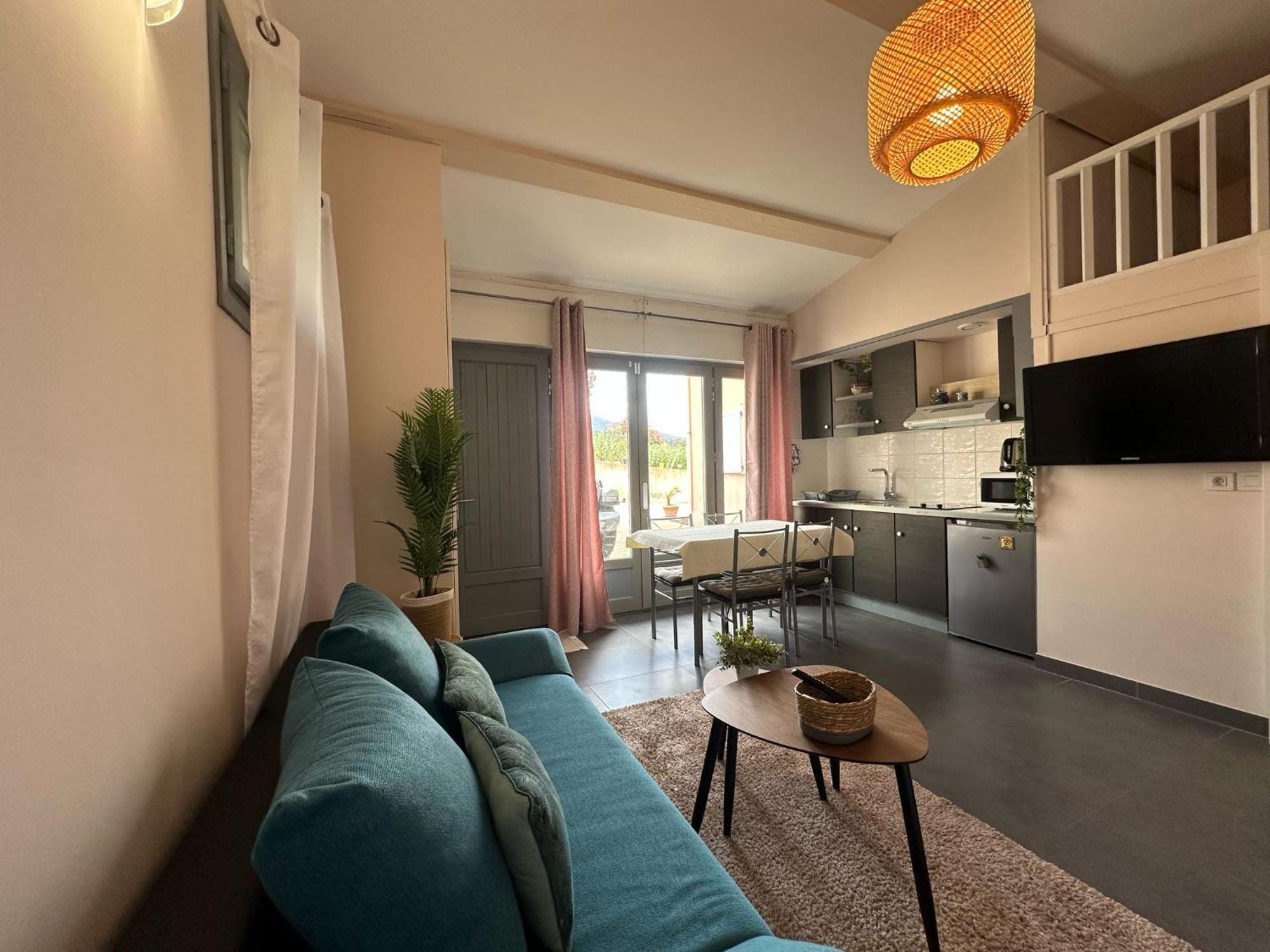 Studio Calme Et Agreable Avec Acces Jardin Partage Le Bar-sur-Loup Luaran gambar